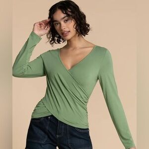 Ricki’s Eco Wrap Front V-Neck Top in Green Size Large -  NWT